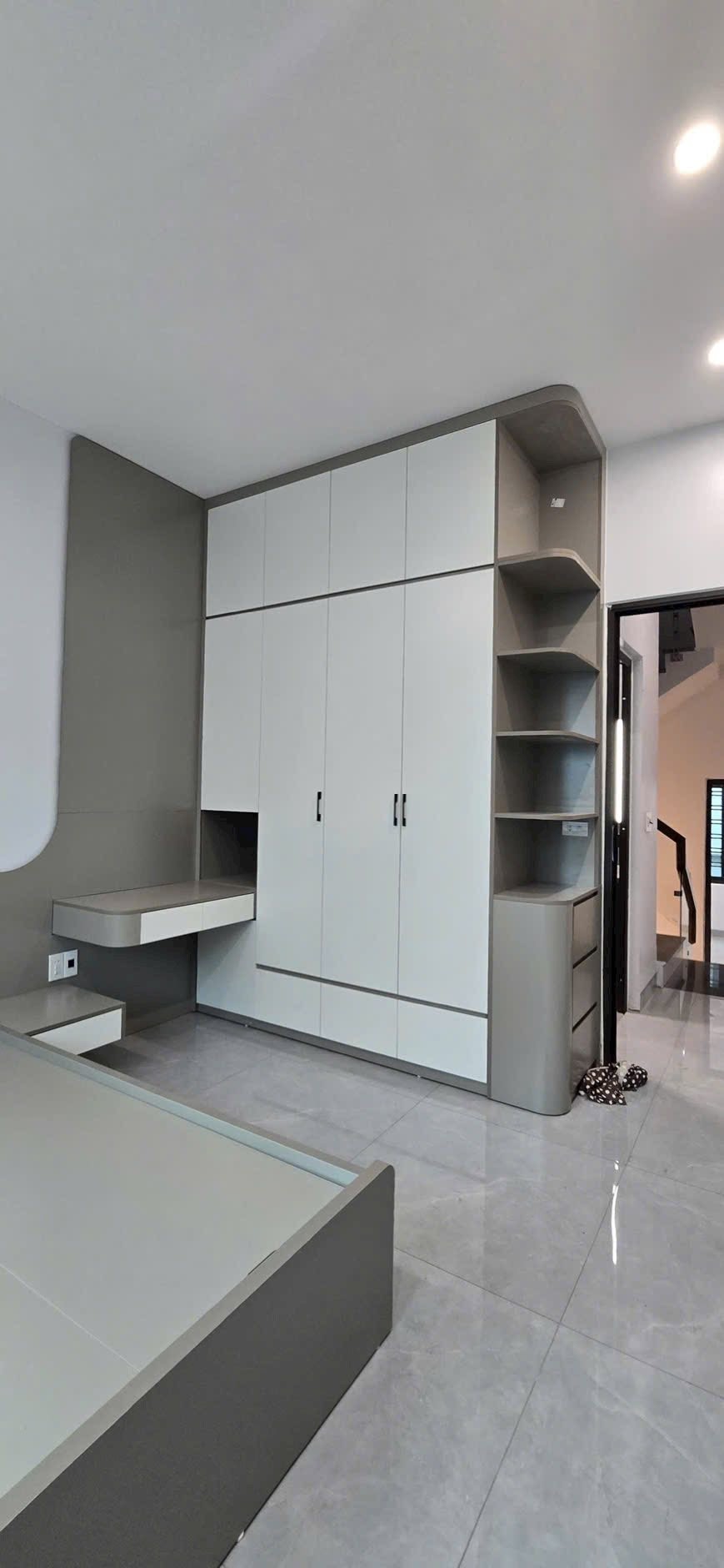 Bán 2 căn nhà 4 tầng ngõ 218 Nguyễn Hữu Cầu, ph Ngọc Châu, TP HD, 45m2 62m2, 4 ngủ 7