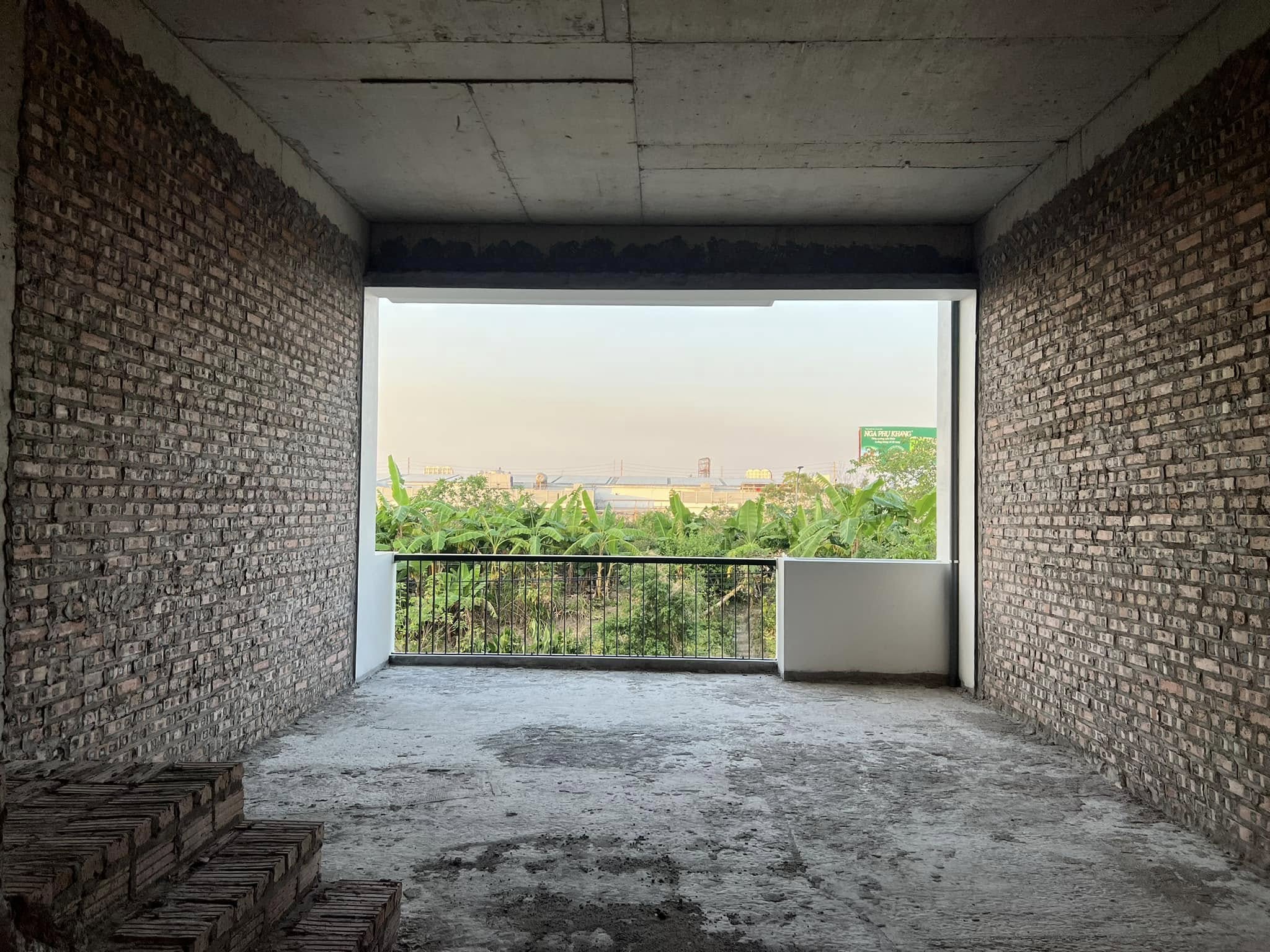 Bán căn nhà xây thô 5 tầng KDC Trần Hưng Đạo, ph Ngọc Châu, TP HD, 78.75m2, mt 5m, giá rẻ 6