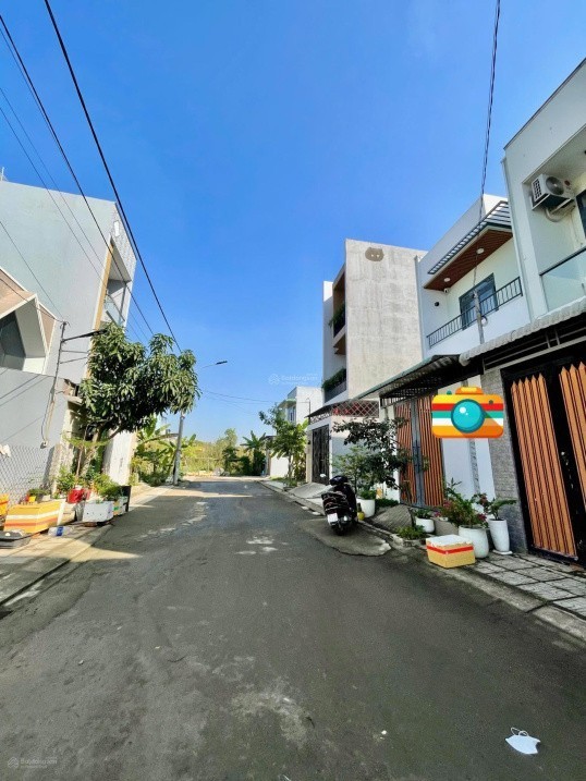 BÁN ngôi nhà CÓ cấu trúc SẴN trung tâm dân ở TRƯỜNG LƯU, LONG TRƯỜNG - mặt đường OTO 9M CHỈ HƠN 4 2