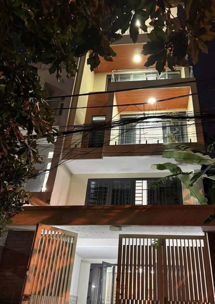 CHO THUÊ NHÀ ĐẸP KHU VEN SÔNG,GIGAMALL THỦ ĐỨC, 3LAU, 5PN, THANG MÁY