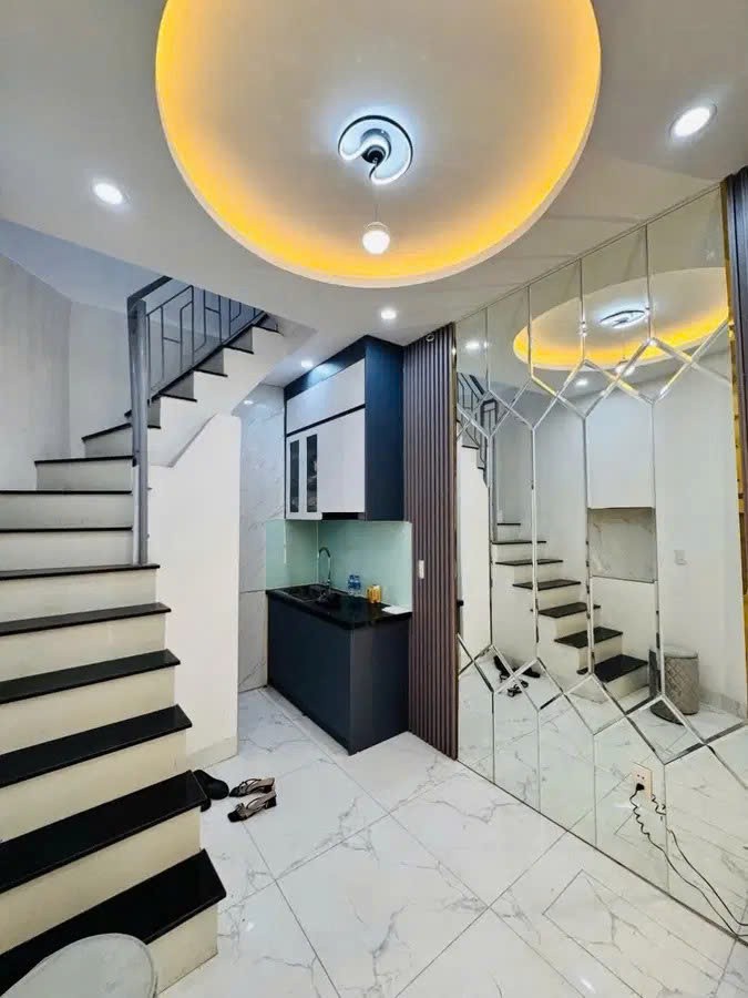 NHÀ ĐẸP ĐÓN TẾT Căn Góc - trung tâm - gọn gàng – pháp lý sạch