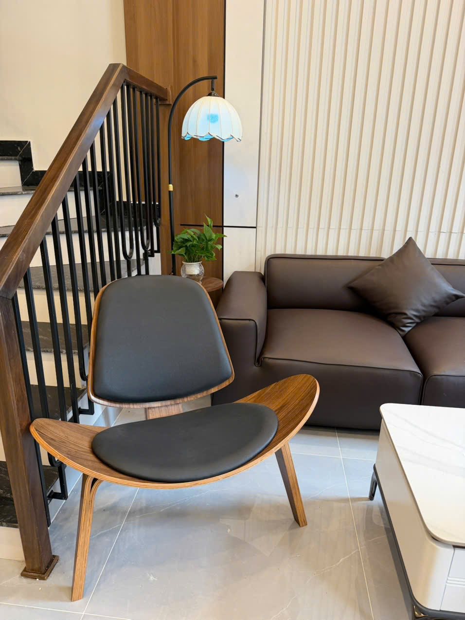 Bán căn nhà 3 tầng ngõ phố Bình Lộc, ph Tân Bình, TP HD, 42m2, 3 ngủ, nhà đẹp, ngõ oto vào 2