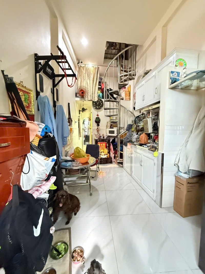 NHỎ ĐẦY CÔNG NĂNG 14M2 2 TẦNG SHR GIÁP Q11 CHỈ 2.2 TỶ