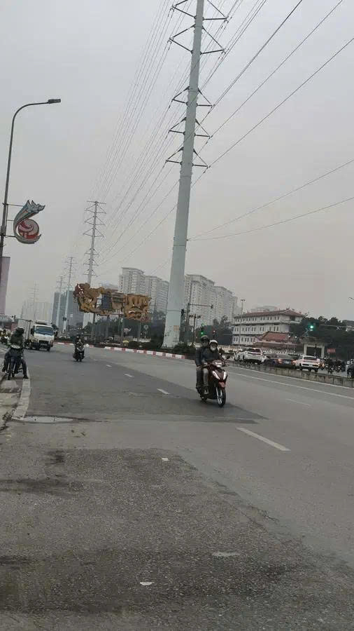 Hiếm nhà đẹp 5 tầng mặt phố Nguyễn Thanh Bình, 34m3, mặt tiền rộng 4m, thang máy, vị trí đẹp, KD