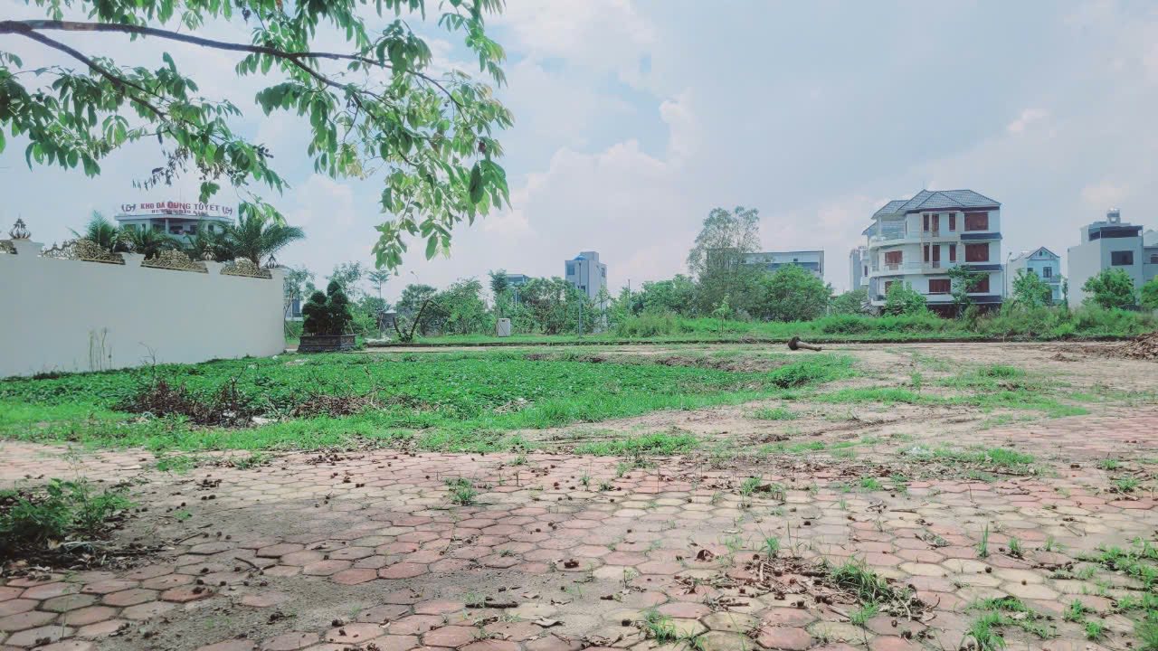 Bán lô đất TMDV góc 3 mặt tiền khu Trường Thịnh, ph Tứ Minh, TP HD, 800m2, giá tốt 2