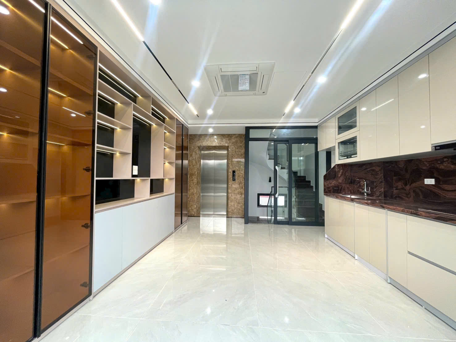 Cần bán Nhà mặt tiền Phường Ngọc Thụy, Long Biên, Diện tích 50m², Giá 14.9 Tỷ 10