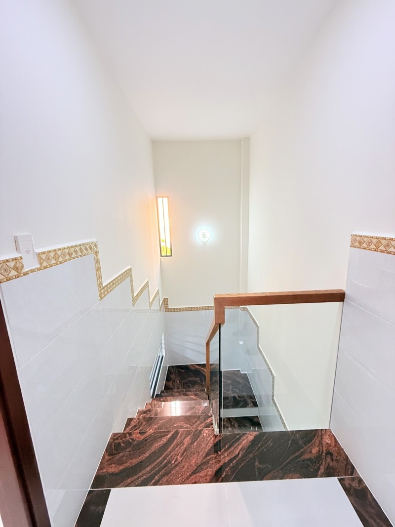 NHÀ ĐẸP GIÁ TỐT CẠNH NHÀ GA T3 SÂN BAY, GẦN 40M2 NGANG 4.5M, 2 TẦNG  2PN, NỞ HẬU HOÀN CÔNG ĐỦ, CHỈ 3