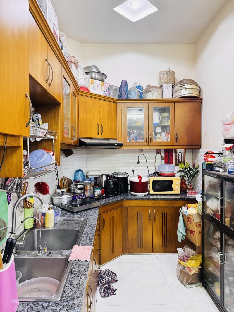 Bán nhà đường 102, Phường Tăng Nhơn Phú A, Q9, Thủ Đức, TP HCM. DT 84m2, 3 tầng, 4PN, sổ hồng, giá 3