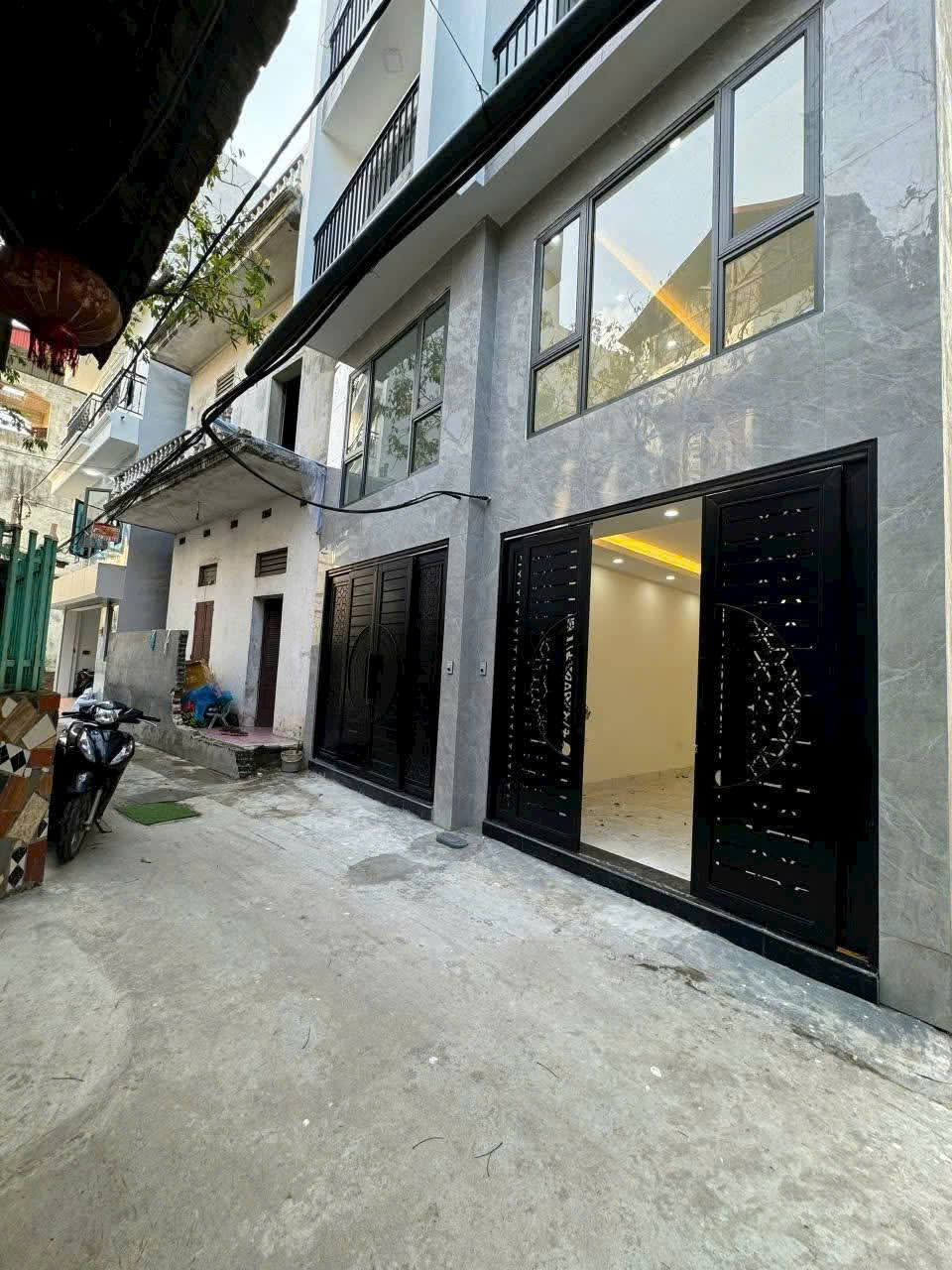 Cần bán Nhà mặt tiền Phường Thạch Bàn, Long Biên, Diện tích 36m², Giá 8.25 Tỷ 2