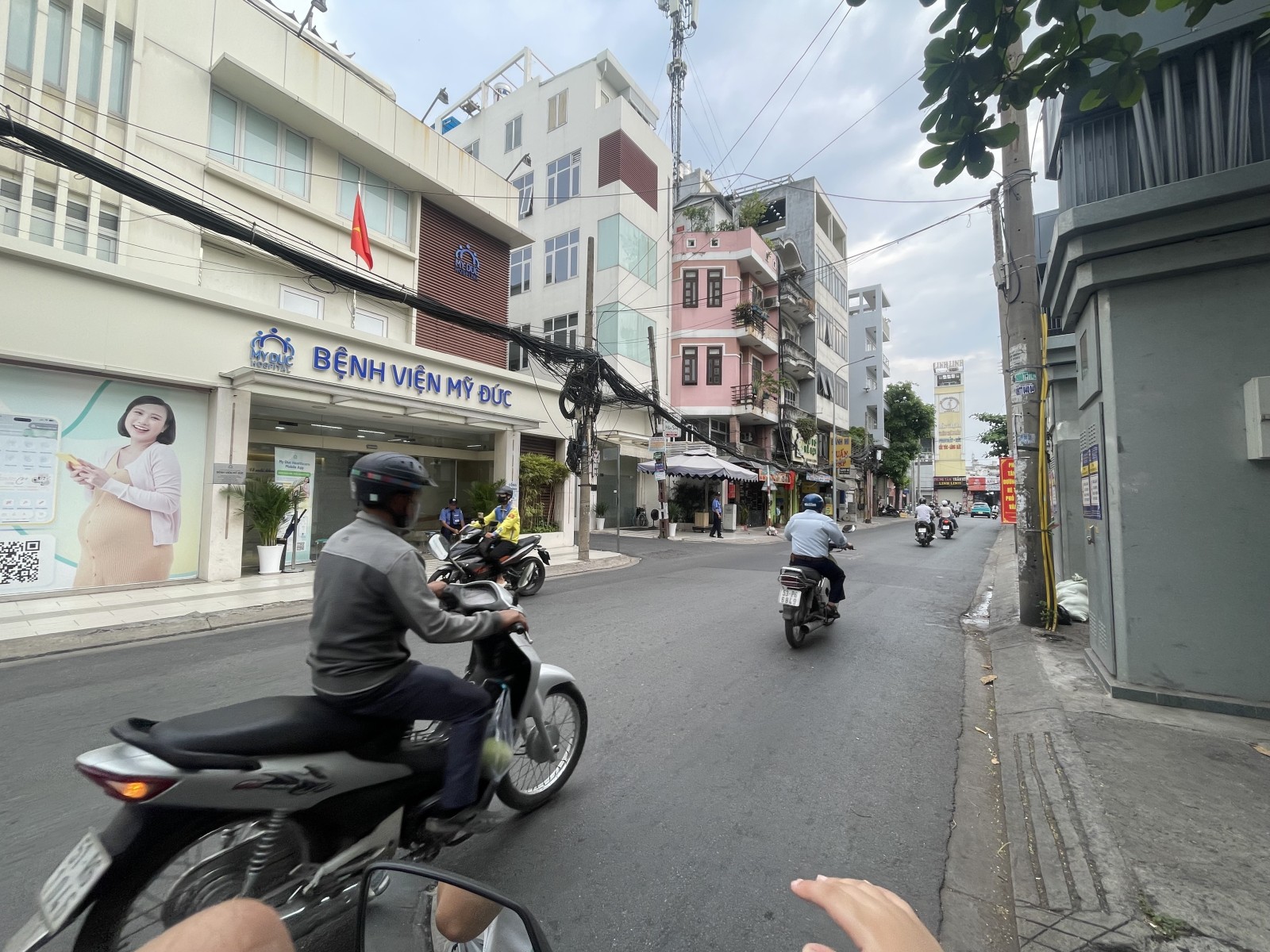 TÒA NHÀ VP 5 TẦNG - 101m2 NGANG 7.5m GẦN ETOWN - 29.5 TỶ 10