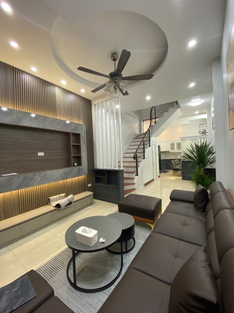 BỒ ĐỀ – TRUNG TÂM – NHÀ 5 TẦNG MỚI ĐẸP – FULL NỘI THẤT – 10.8 TỶ