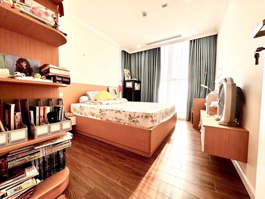 Bán căn hộ tòa R2 Sunshine Riverside Võ Chí Công 90m2 3N2VS giá 10,6 tỷ. 3