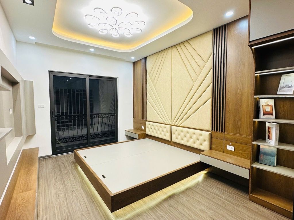 Cần bán Nhà mặt tiền đường Trương Định, Phường Thịnh Liệt, Diện tích 48m², Giá 11.8 Tỷ 2