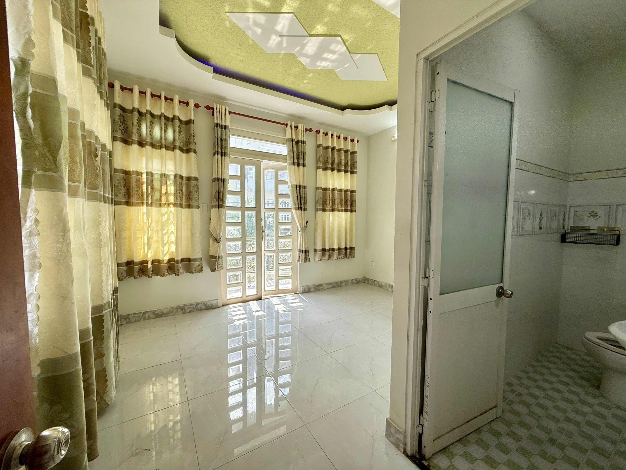 CHO THUÊ NHÀ NGUYÊN CĂN LÔ GÓC 60m2 - 3 TẦNG NGAY ĐẠI HỌC LUẬT - ĐƯỜNG XE HƠI GIÁ 16TR/ THÁNG - 3