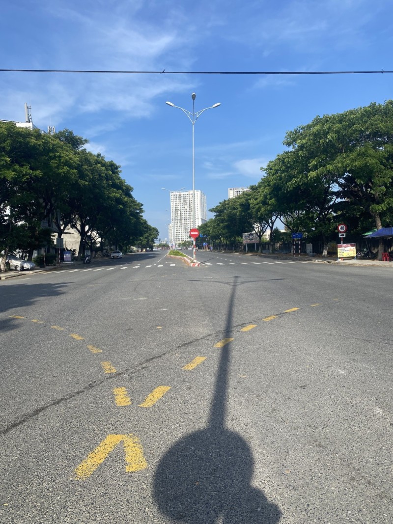 CHỈ 4.X (đ) - GẦN LÀNG ĐẠI HỌC - SÁT VÕ CHÍ CÔNG - DT 90m - Đ.5m5. 3