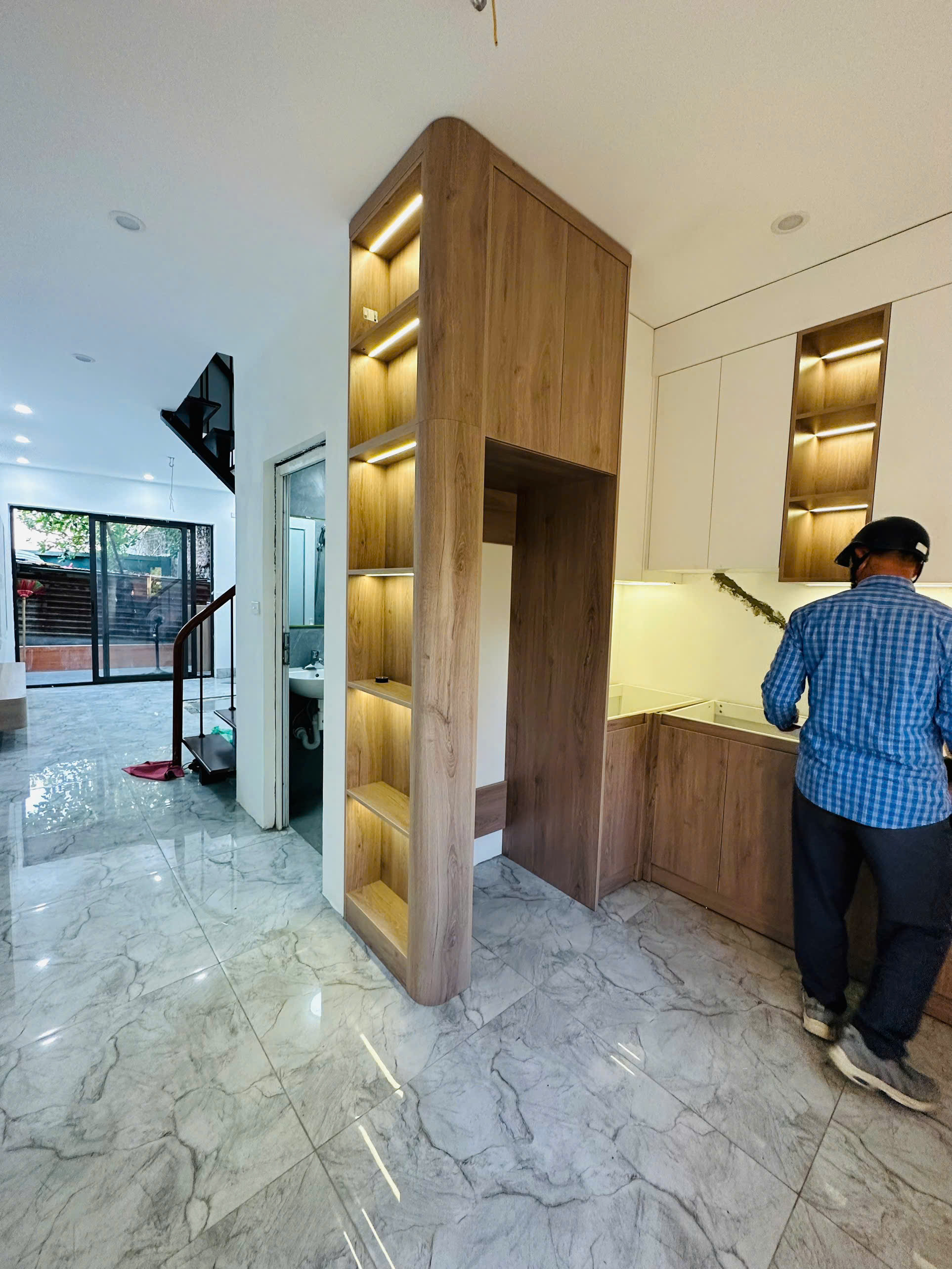 CẮT LỖ 600 TRIỆU! ô tô lùi cửa, kinh doanh, ko qh, chỉ 2.9 tỷ. 3