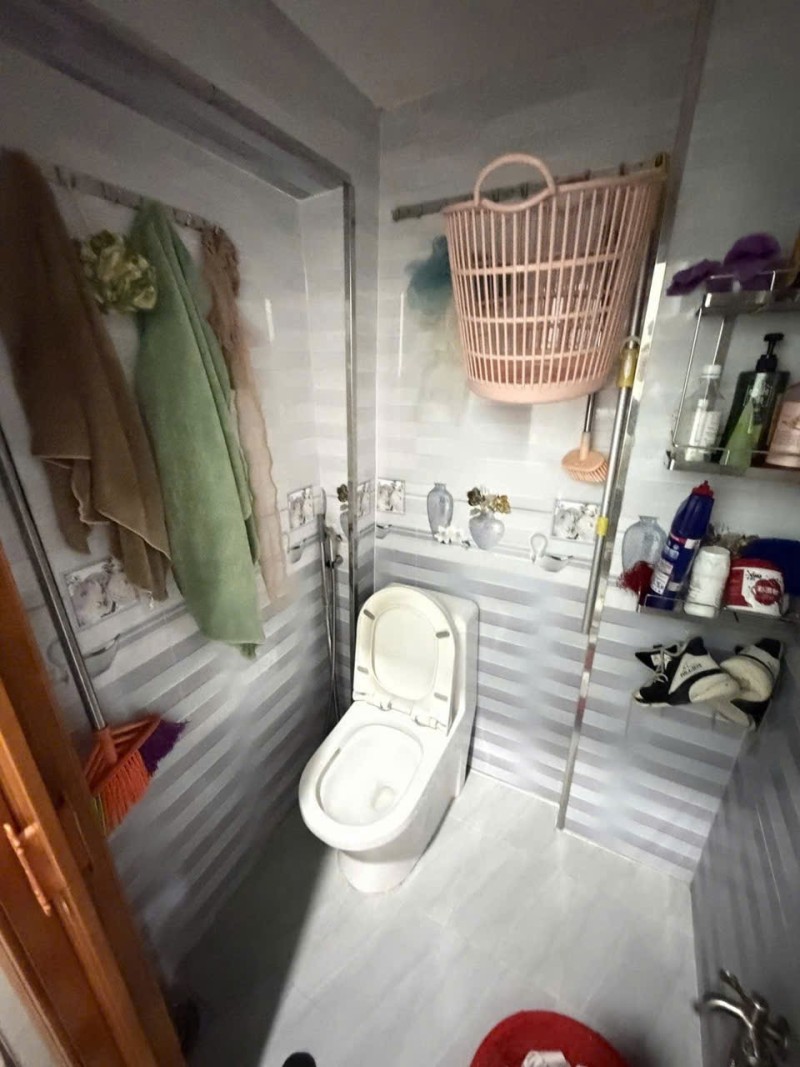 NHỎ ĐẦY CÔNG NĂNG 14M2 2 TẦNG SHR GIÁP Q11 CHỈ 2.2 TỶ 3