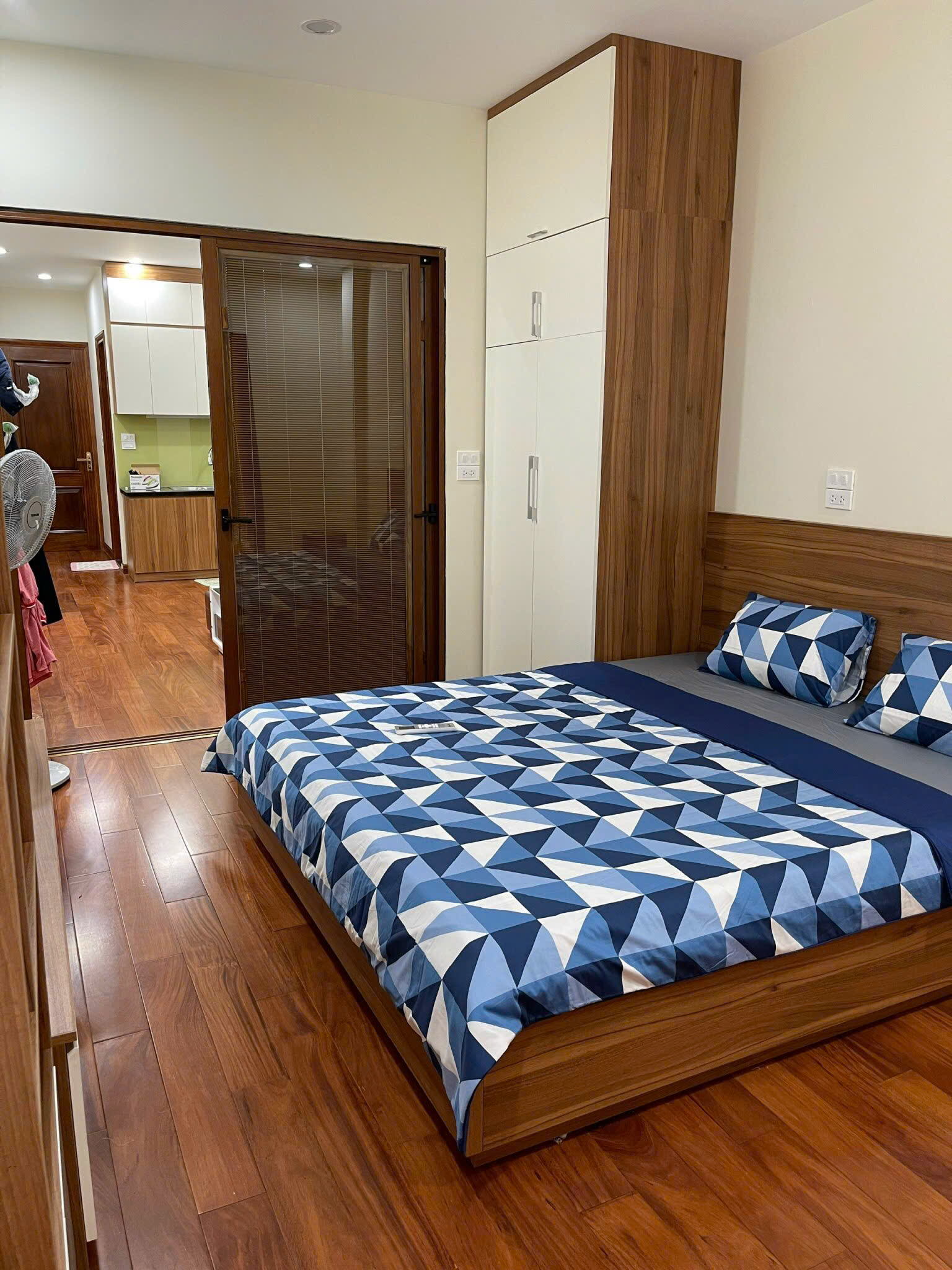 Cho thuê Căn hộ Apartment Full đồ cao cấp tại Phố Vạn Phúc, Vạn Bảo, Ba Đình. Chỉ 10tr 3