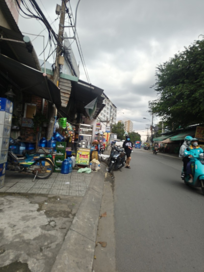 Bán nhà mặt phố đường số 8, Phường Tăng Nhơn Phú, TP HCM. DT 130m2, 3 tầng, 5PN, SH, 10.9 tỷ. 5