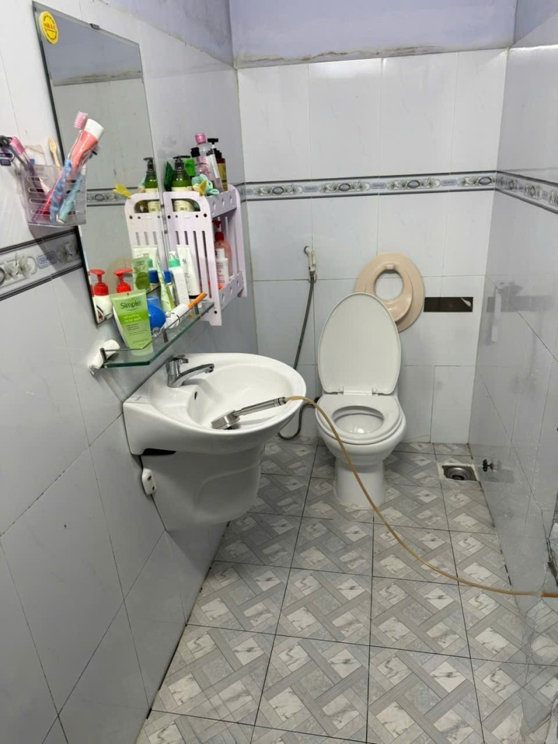 Bán nhà đường Tân Hoà 2, Phường Hiệp Phú, Q9, Thủ Đức, TP HCM.. DT  75m2, 3 tầng,  4PN, SH. Giá 5