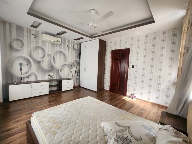 Bán nhà mặt phố đường số 28, Phường Cát Lái, Q2, TP HCM. DT 76m2, 4 tầng, SH. Giá 10.59  tỷ. 4