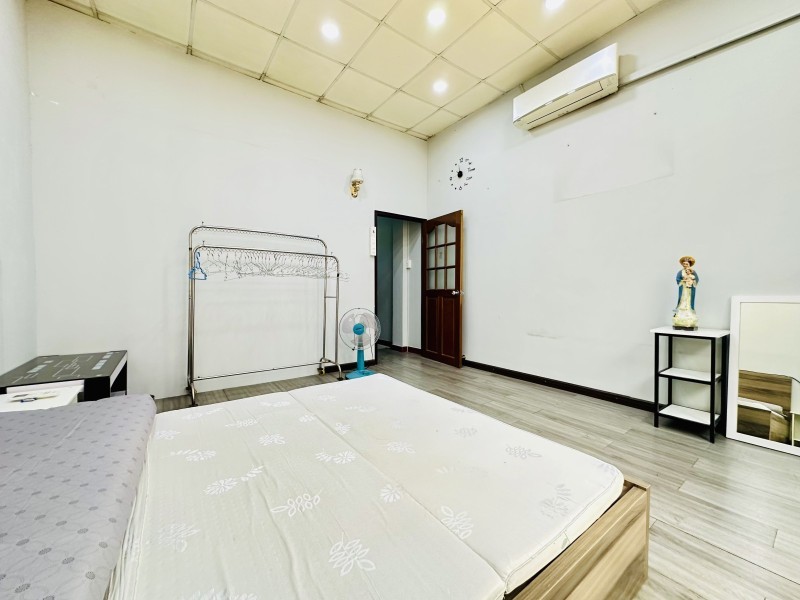 Bán nhà 4PN, diện tích lớn nở hậu (7x11) Bình Đông P.Phú Định, kg lộ giới (2tỷ) hơn 3