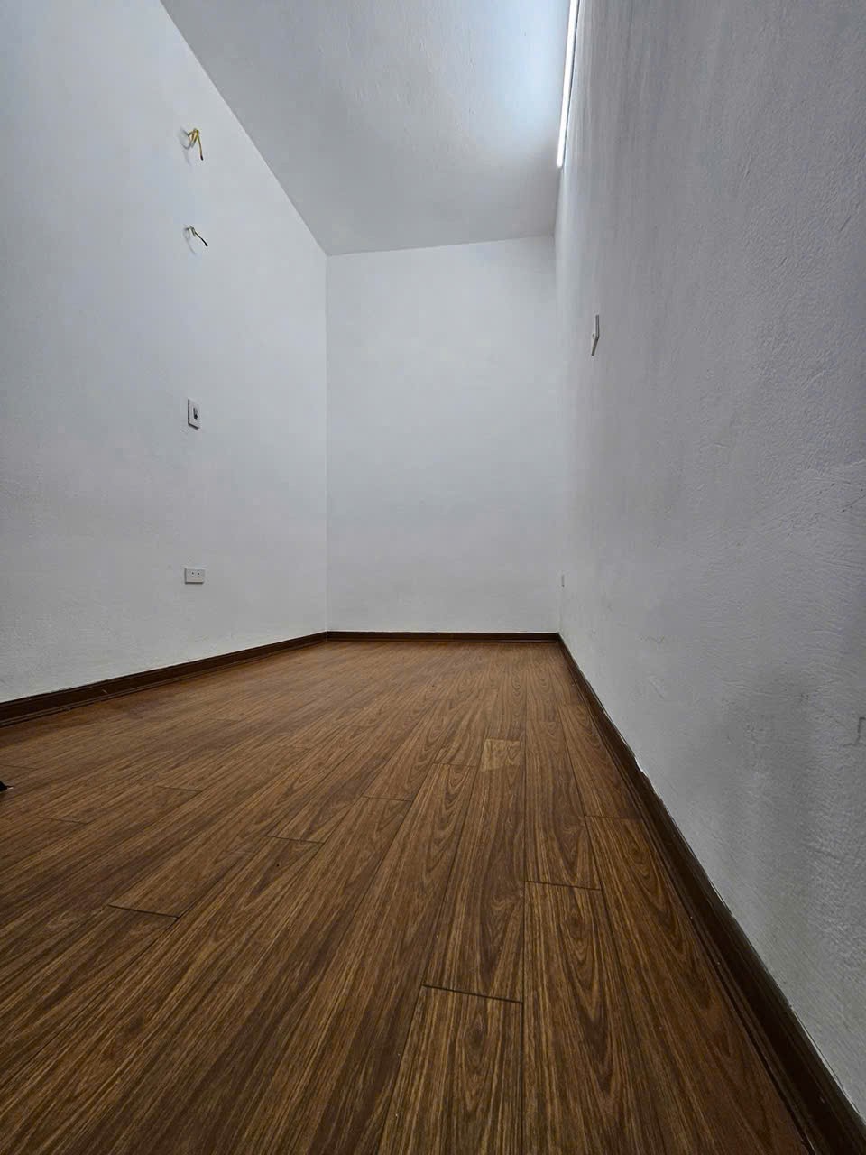 TÌM ĐÂU RA? nhà 4 tầng Đống Đa 2.6 tỷ, ô tô cách vài bước chân?