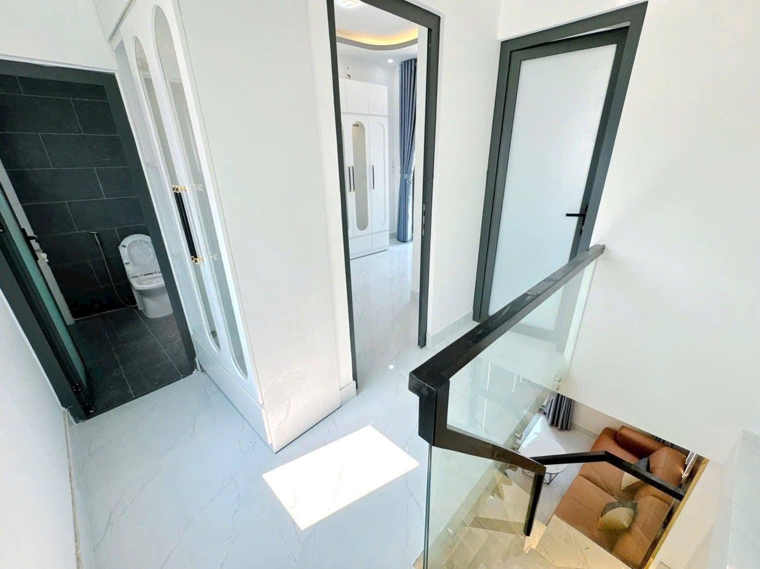 TUYỆT PHẨM NHÀ PHỐ Q7: 60M2, 2 TẦNG, SỔ ĐỎ CHÍNH CHỦ, GIÁ HỜI CHỈ 4.2 TỶ, ĐƯỜNG HUỲNH TẤN PHÁT 4