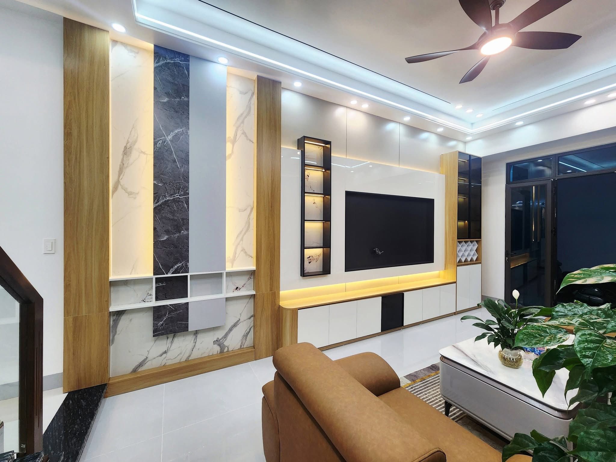 Bán căn nhà 3 tầng đẹp ngõ phố Vũ Hựu, ph Thanh Bình, TP HD, 58.5m2, 3 ngủ, 3 vs, chỉ 3.2x tỷ 5