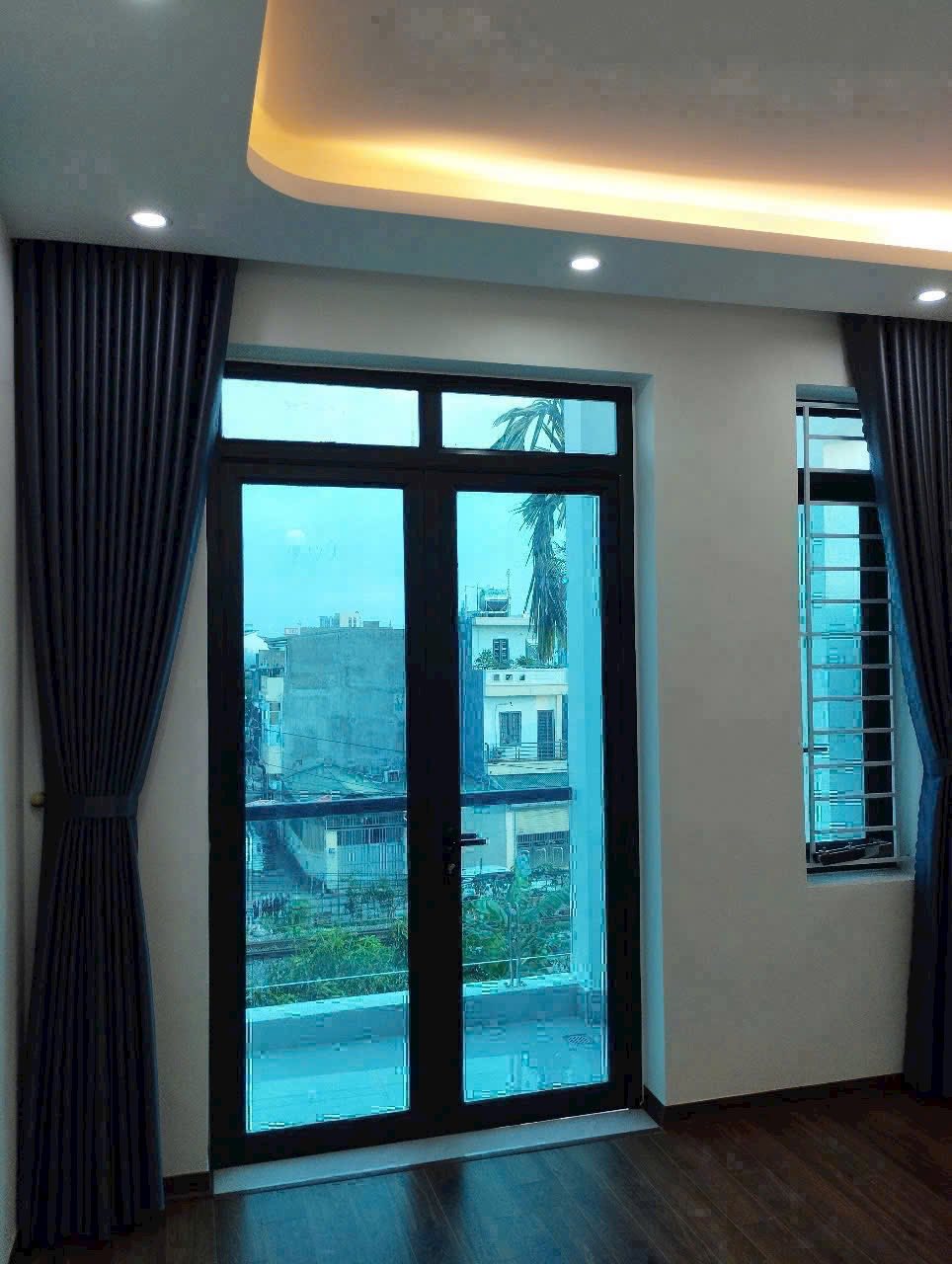 Bán căn nhà 4 tầng lô góc ngõ phố Đinh Văn Tả, ph Bình Hàn, TP HD, 52.2m2, 3 ngủ, 4 vs, gara 5