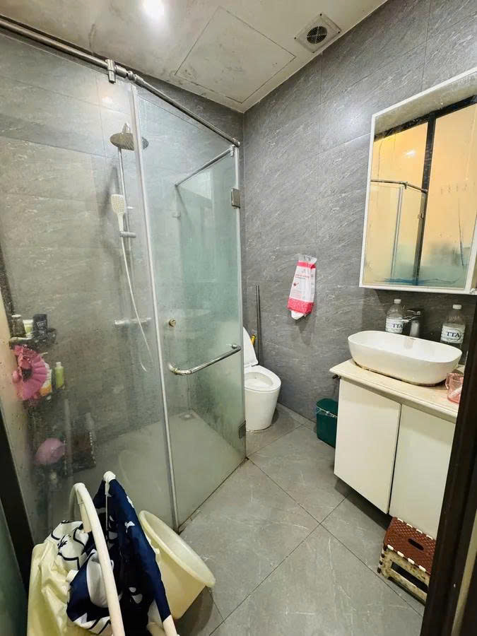 Hiếm nhà 3 tầng mặt phố Tô Hiệu, 60m2, mặt tiền rộng 3.5m, vị trí đẹp, kinh doanh sầm uất, giá 21.8 4