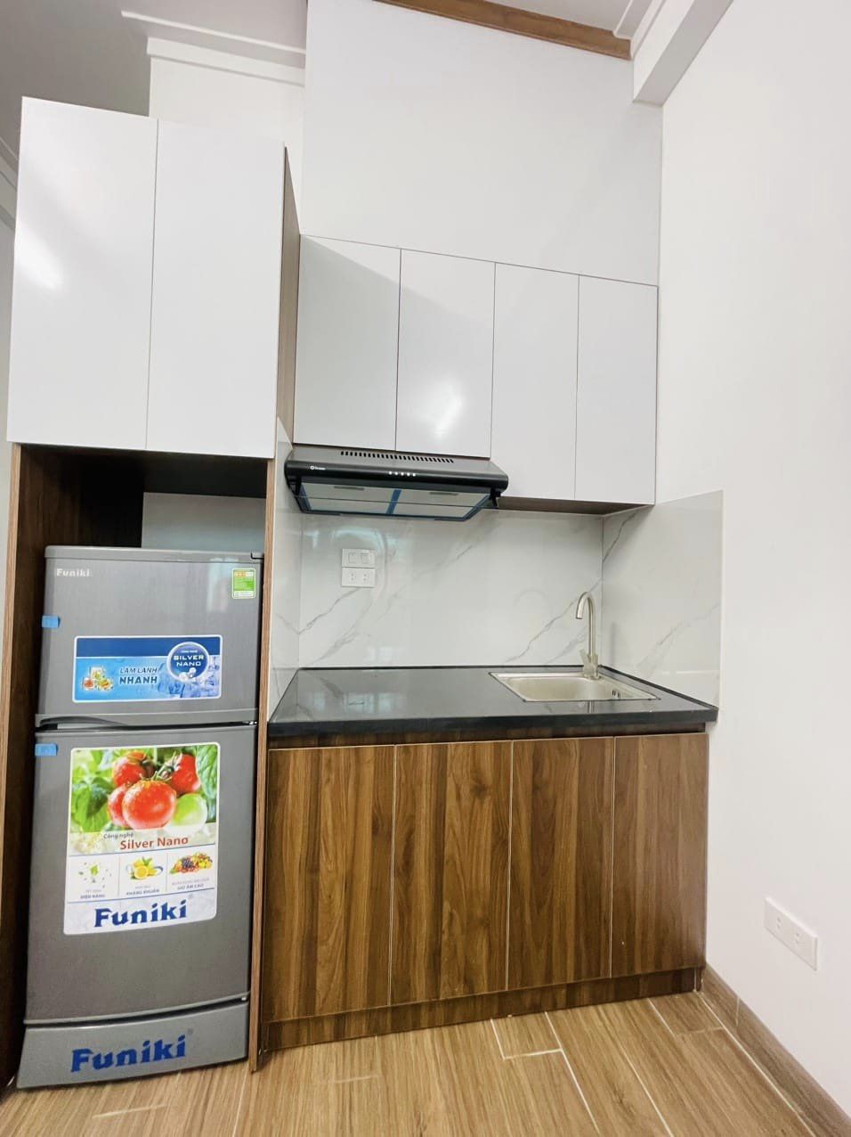 BÁN TÒA CHDV LƯƠNG THẾ VINH 130M3 8T 40PKK DOANH THU 2 TỶ/NĂM GIÁ 30 TỶ. LH 0379283456 2