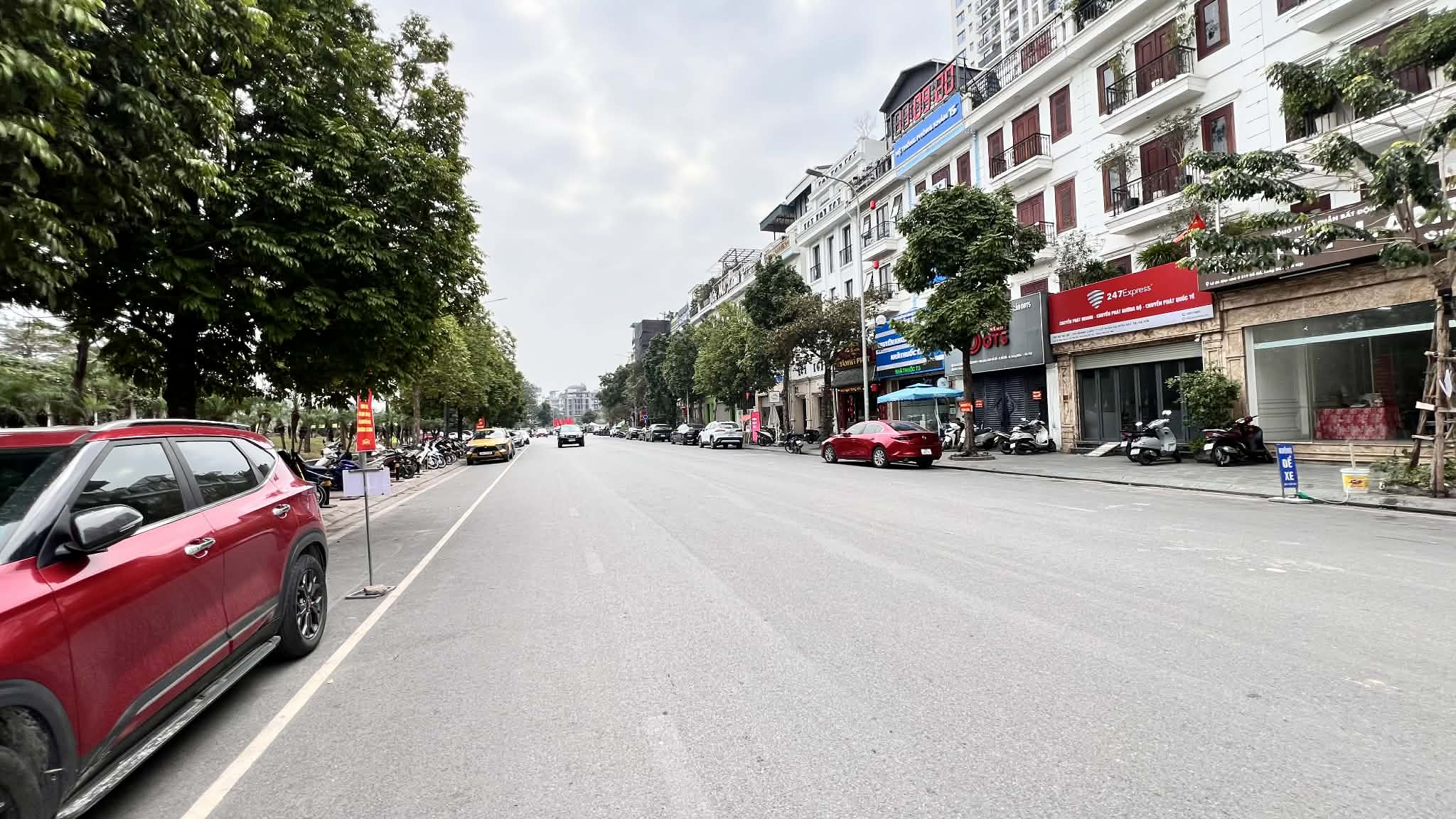 Liền kề lô góc HC Golden Hồng Tiến, 130m,MT 7.5m, sát bệnh viện Tâm Anh, lô góc, 3 thoáng, kinh 2