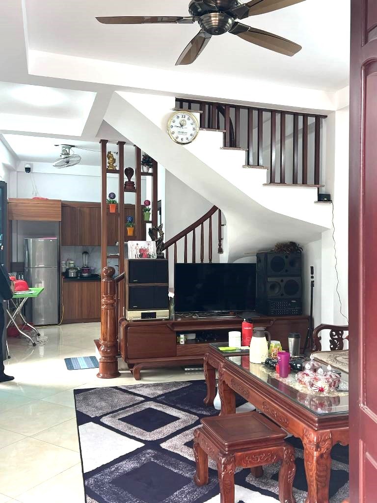 Bán nhà Liên Mạc lô góc, ô tô tránh – ô tô vào nhà, 4p ngủ, hơn 6 tỷ.