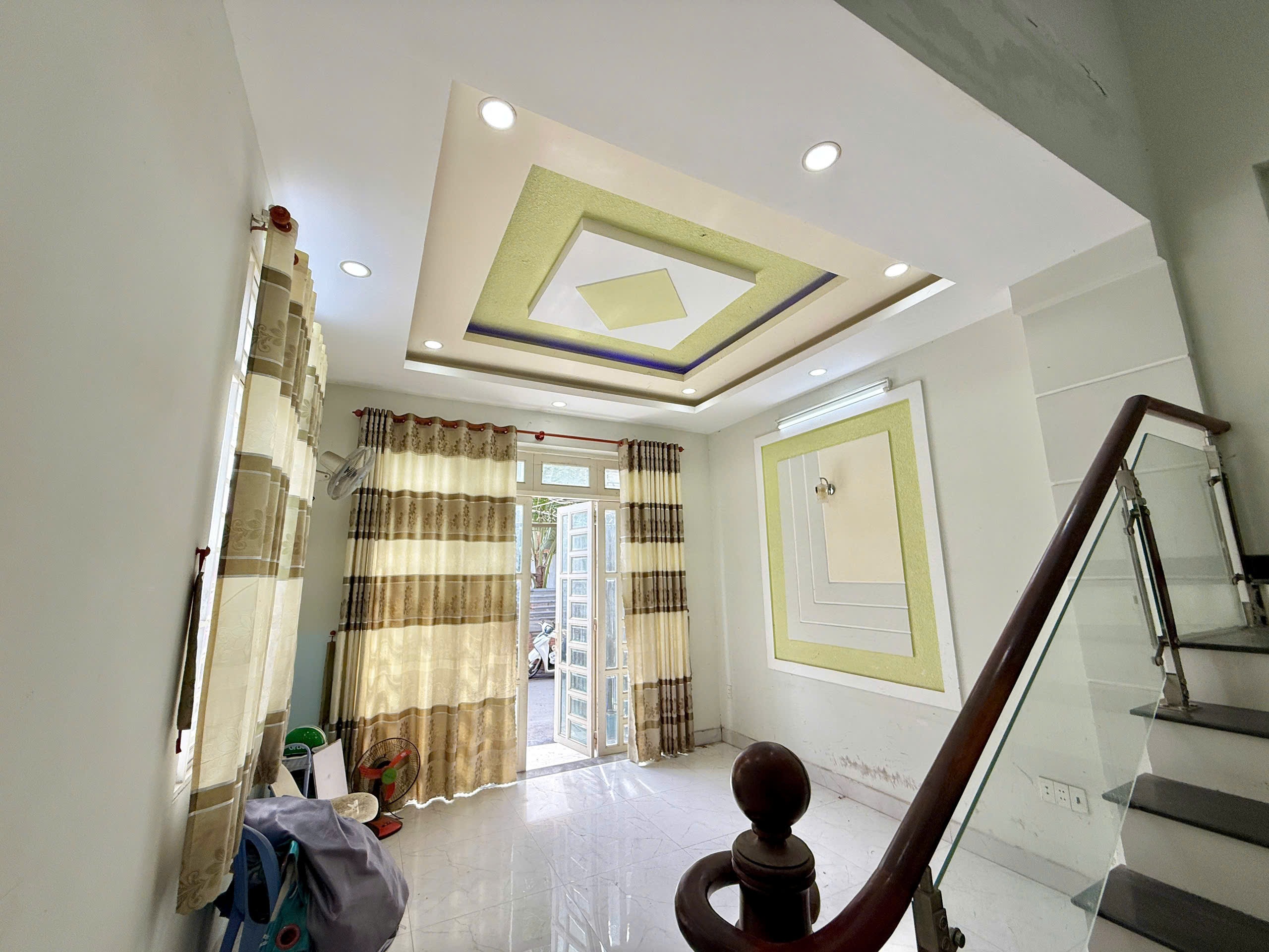 CHO THUÊ NHÀ NGUYÊN CĂN LÔ GÓC 60m2 - 3 TẦNG NGAY ĐẠI HỌC LUẬT - ĐƯỜNG XE HƠI GIÁ 16TR/ THÁNG - 5