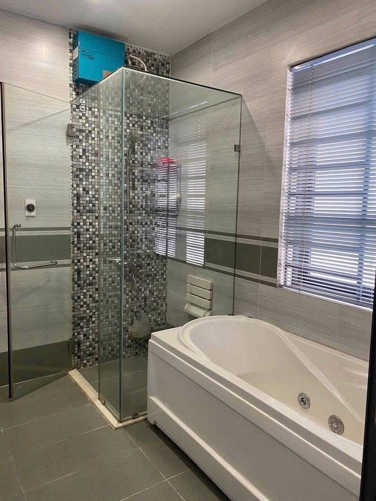 CHO THUÊ NHÀ ĐẸP KHU VEN SÔNG,GIGAMALL THỦ ĐỨC, 3LAU, 5PN, THANG MÁY 5