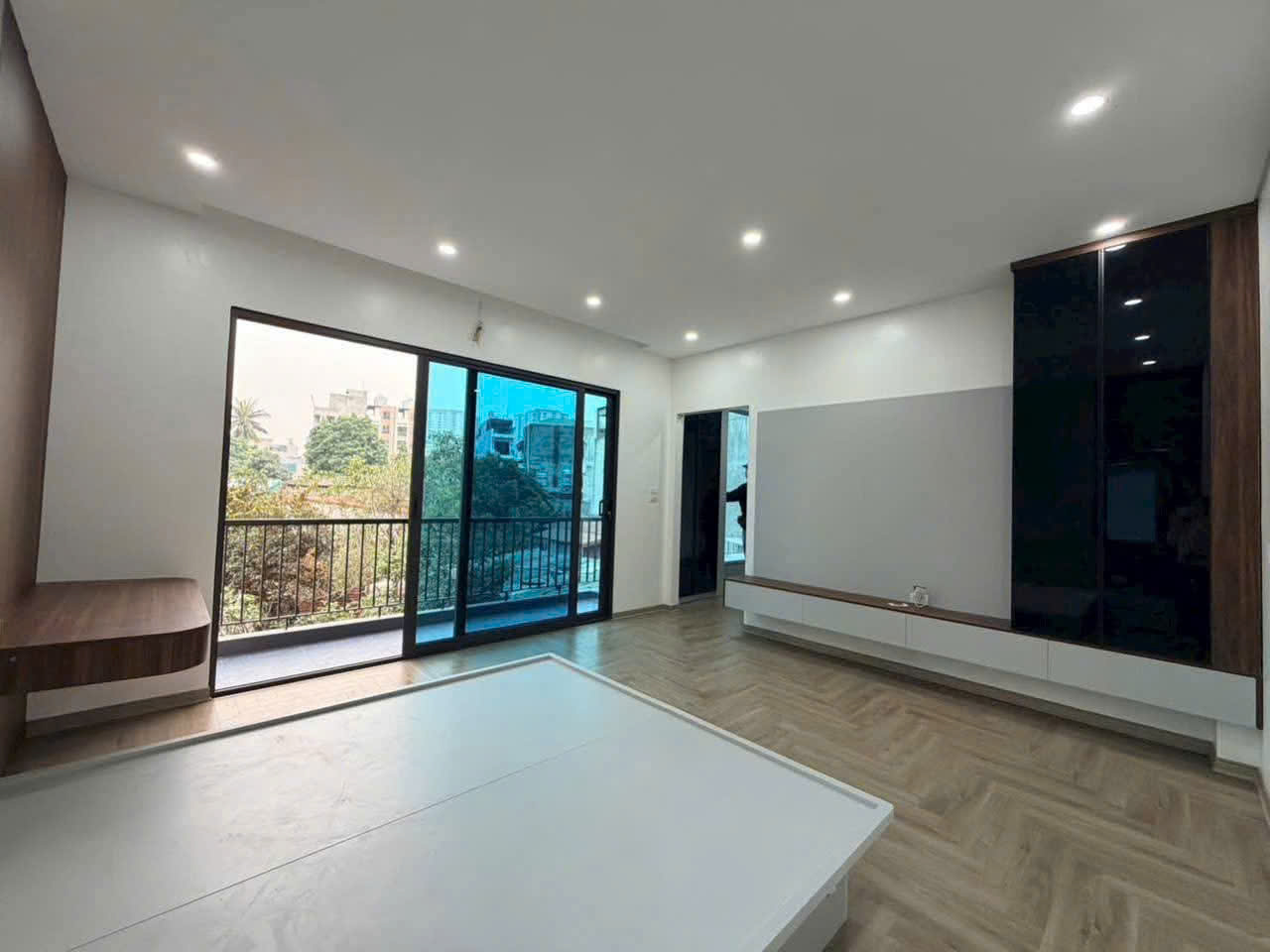 Bán nhà Thạch Bàn - Long Biên. Sát Cổ Linh - Gần Aeon. 50m x 5T. LH 0965858116 5