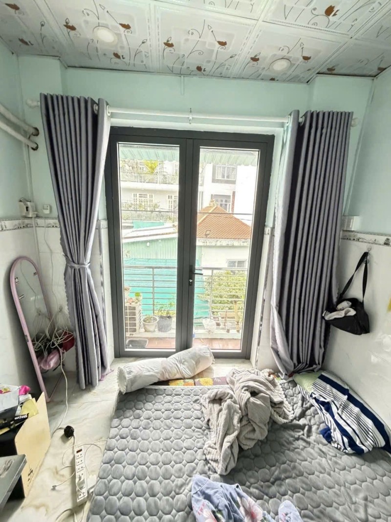 NHỎ ĐẦY CÔNG NĂNG 14M2 2 TẦNG SHR GIÁP Q11 CHỈ 2.2 TỶ 5