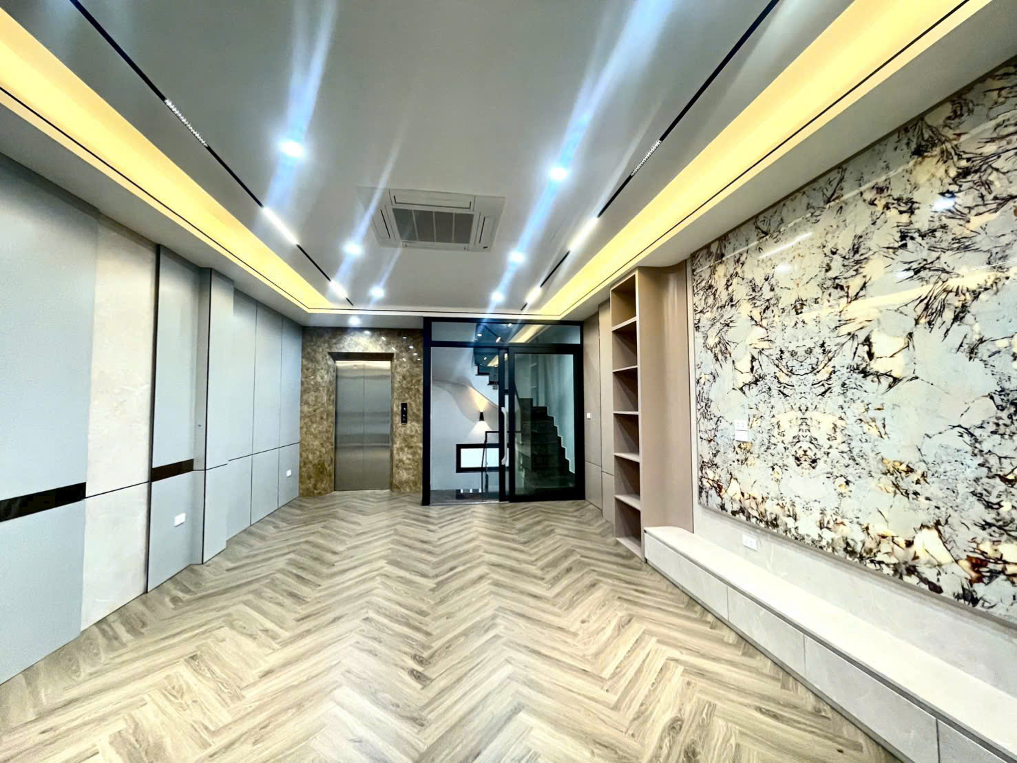 Cần bán Nhà mặt tiền Phường Ngọc Thụy, Long Biên, Diện tích 50m², Giá 14.9 Tỷ 5