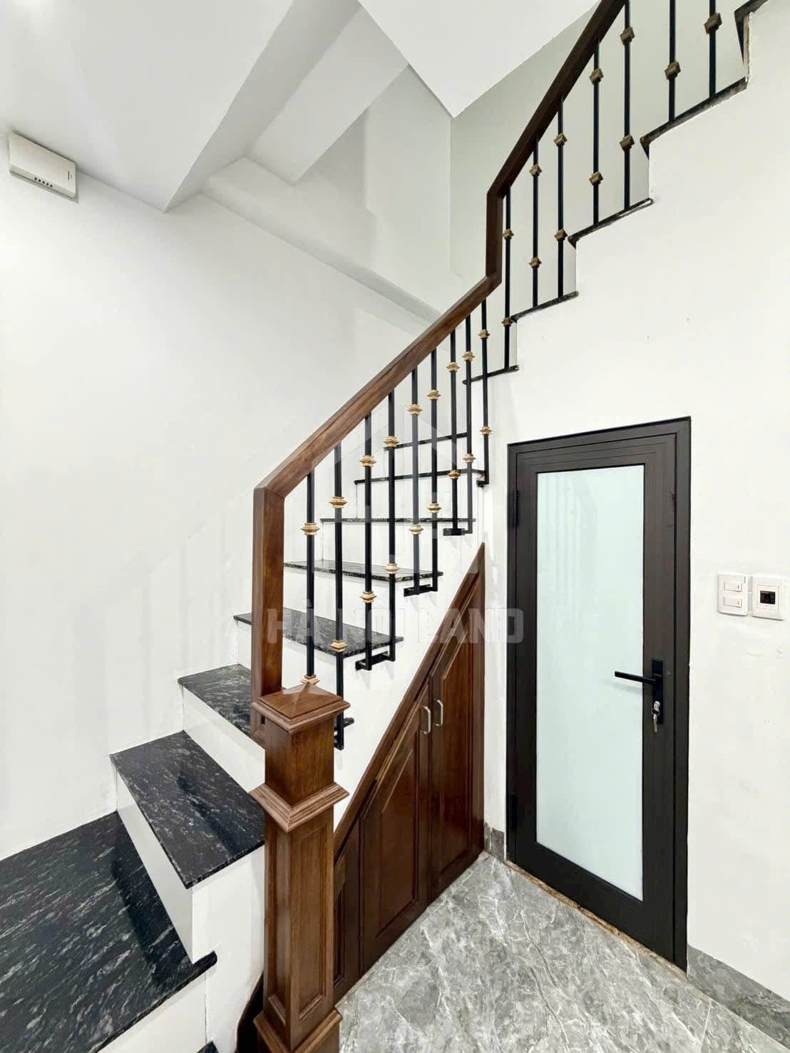 Bán nhà mặt ngõ Võng Thị, Tây Hồ, lô góc, ô tô 7 chỗ vào nhà, ngõ thông kinh doanh. Giá 25.5 tỷ 5