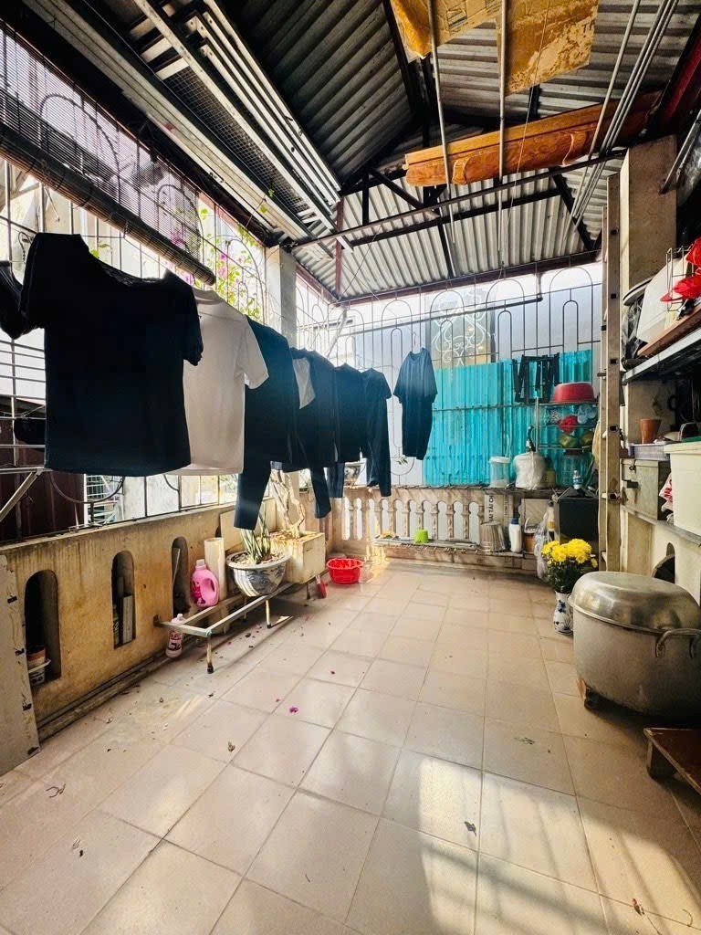 4.9 TỶ LẤY ĐÂU RA PHÂN LÔ CÁN BỘ? Nhà Khương Trung 30m2 4PN, ô tô gần, trung tâm Thanh Xuân. 2