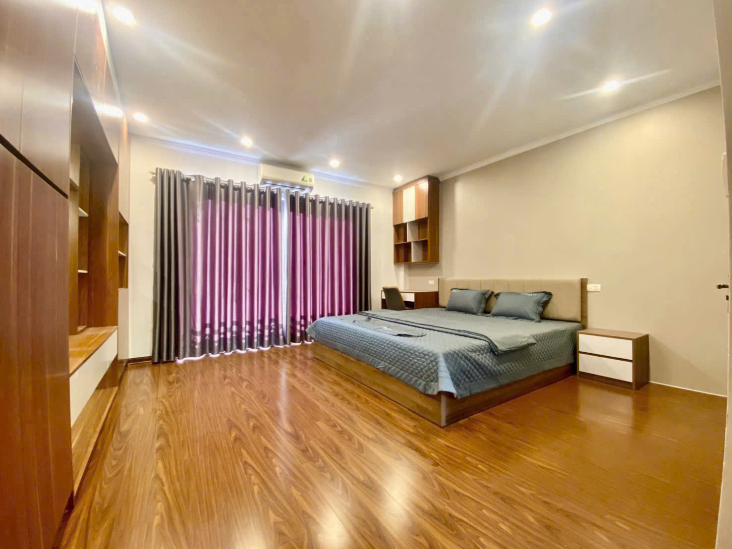 Cần bán Nhà mặt tiền Phường Thạch Bàn, Long Biên, Diện tích 42m², Giá 10.8 Tỷ 6