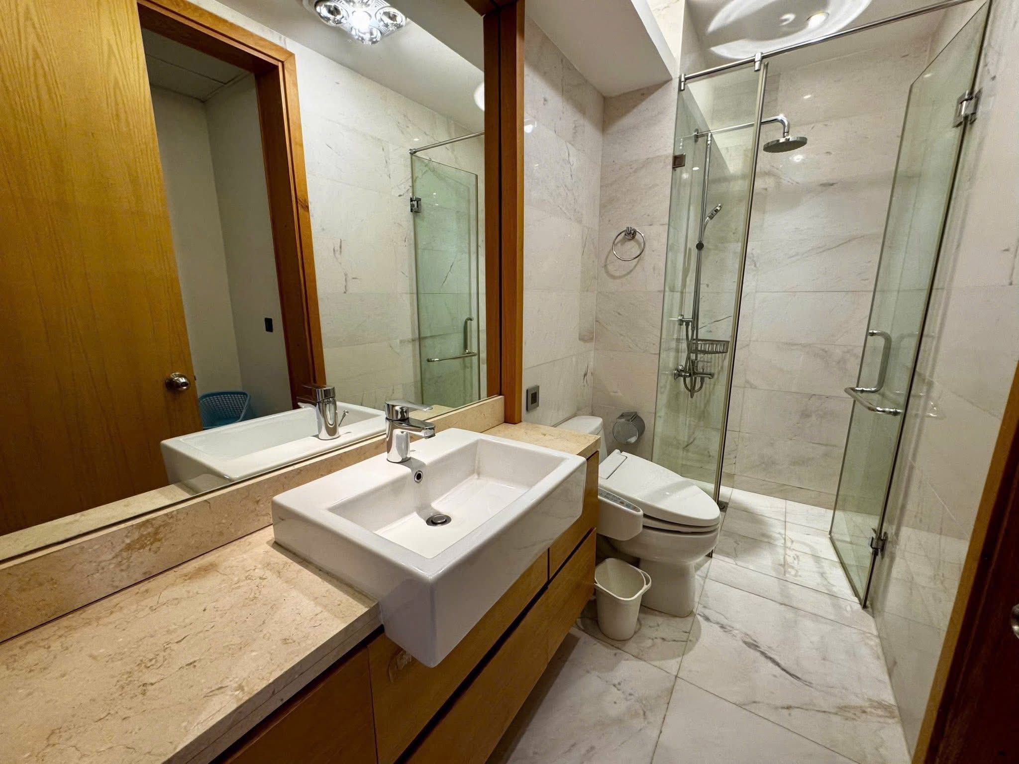 Mặt Phố Tô Ngọc Vân 137M2 Mặt Tiền 7M 6 Tầng 2 Hầm 103 Tỷ 2 Thoáng 4