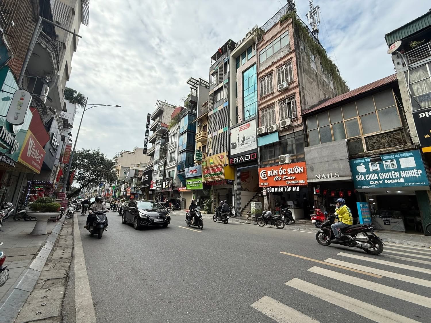 Mặt Phố Bạch Mai 120M2 7 Tầng Thang Máy 70 Tỷ Dòng Tiền 100tr/th