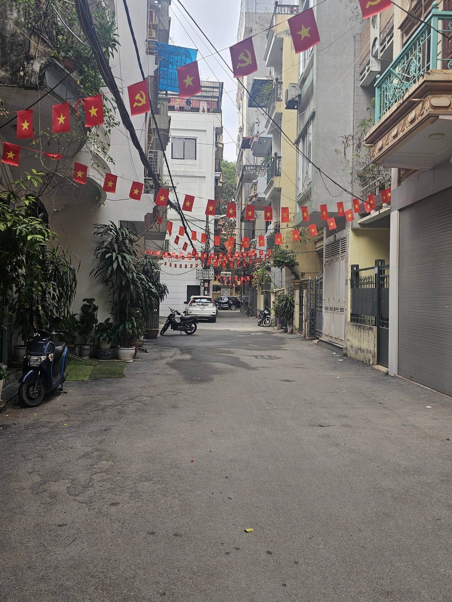 Minh Khai 80M2 Mặt Tiền 8M 21.5 Tỷ Ô TÔ vào nhà Cách Phố 15M GPXD 8 Tầng