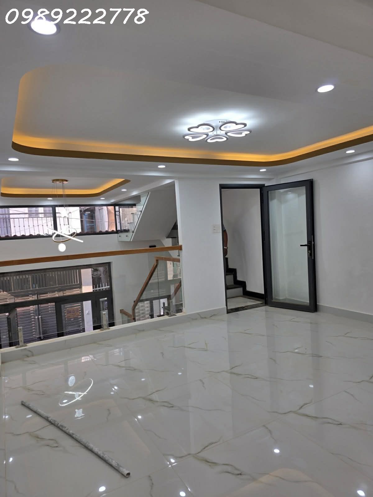 BÁN NHÀ   MỚI TINH LÊ VĂN SỸ ,QUQN65 3 -  4 TẦNG  -CHỦ TẶNG FULL NỘI THẤT - 5PN 6WC - KHU  ẨM THỰC 3