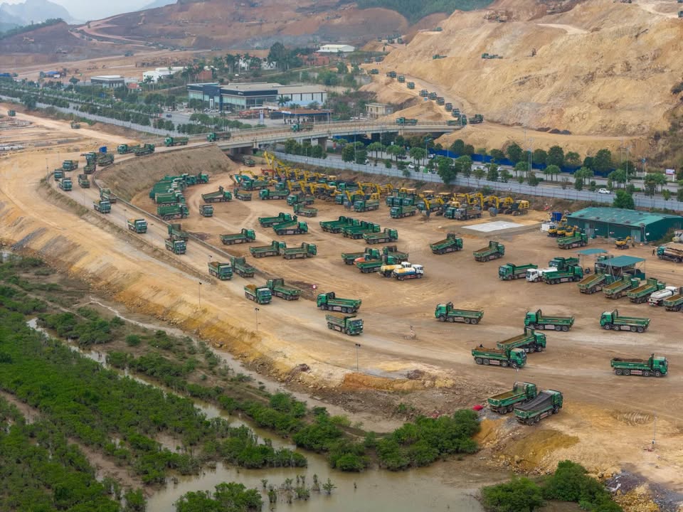 CĐT Vinhomes ra mắt Siêu đô thị 18 Tỷ USD Ven Vịnh Di Sản trung tâm du lịch tại KĐT Hạ Long Xanh. 5