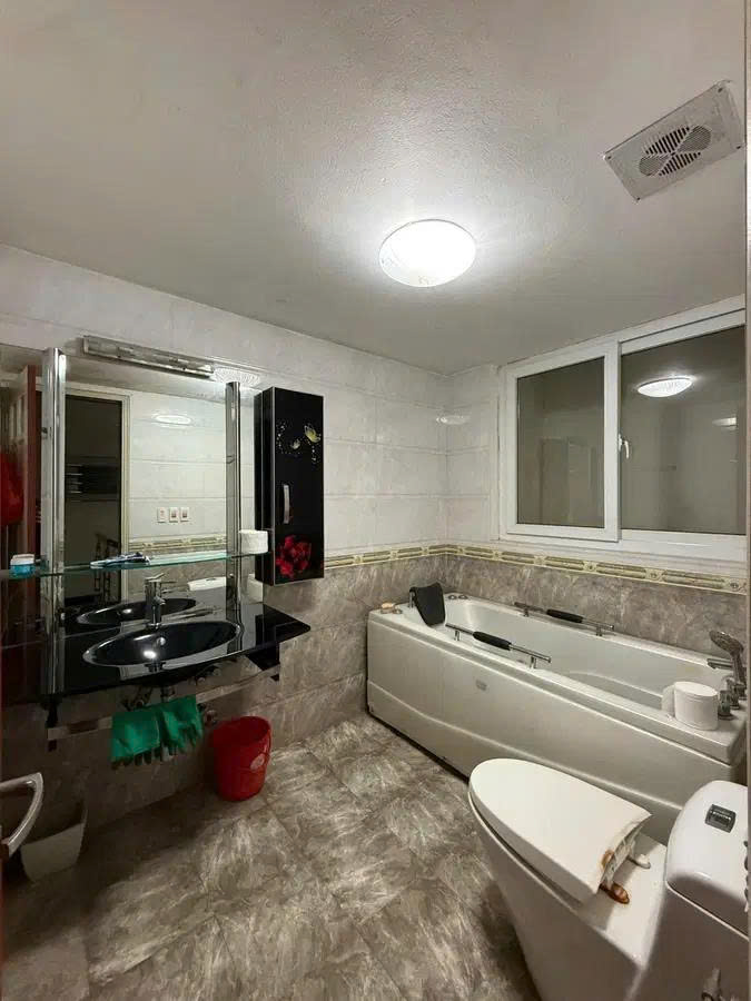 Hiếm nhà 5 tầng mặt phố Lý Thường Kiệt, 47m2, mặt tiền 4.7m, vị trí đẹp, giá 18 tỷ 7