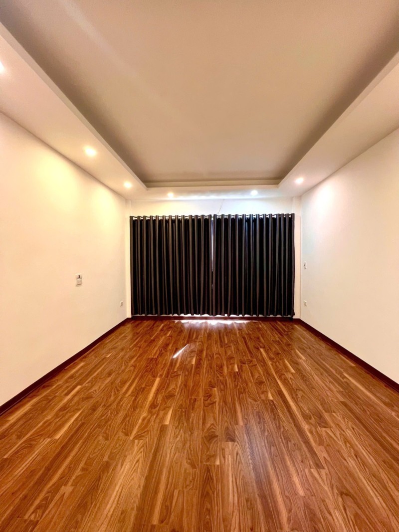 NHÀ ĐẸP 5 TẦNG – Ô TÔ QUA NHÀ – NGUYỄN VĂN LINH, LONG BIÊN – 7.4 TỶ 2