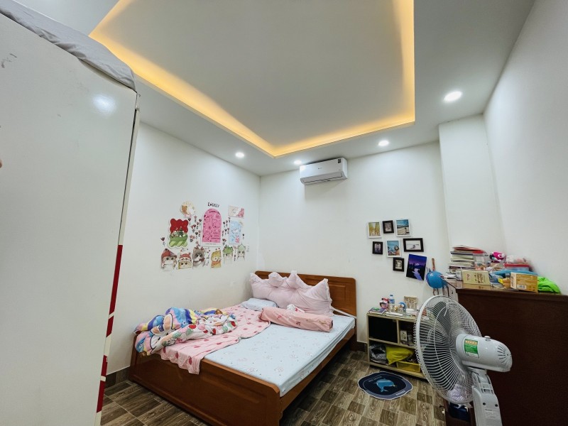 Bán nhà đường Tân Hoà 2, Phường Hiệp Phú, Q9, Thủ Đức, TP HCM.. DT  75m2, 3 tầng,  4PN, SH. Giá 4